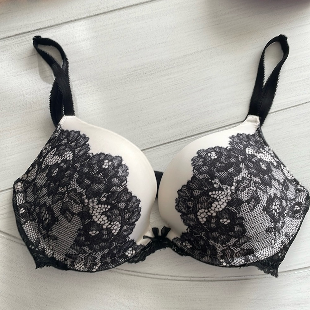 Victoria’s Secret Dream Angels push up, black & white bra size 32D